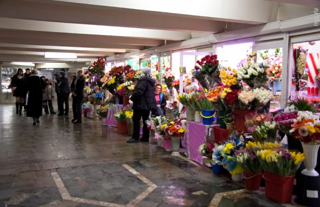 Подземный переход под Майданом в Киеве очистят от МАФов