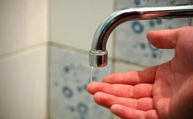 Зеленая вода в столице поставила киевлян «на уши»