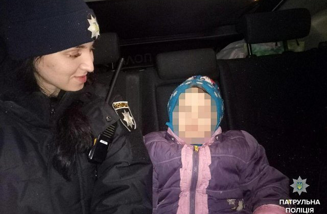 Пьяная горе-мать выдворила трехлетнего мальчика на мороз