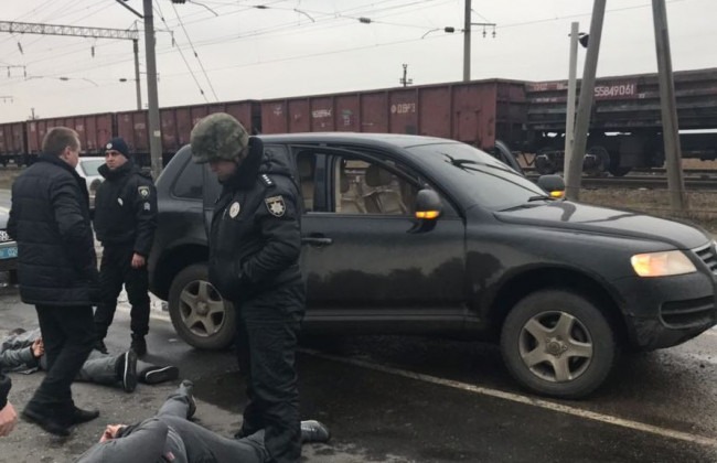 Под Одессой трое иностранцев обстреляли автомобиль фермера