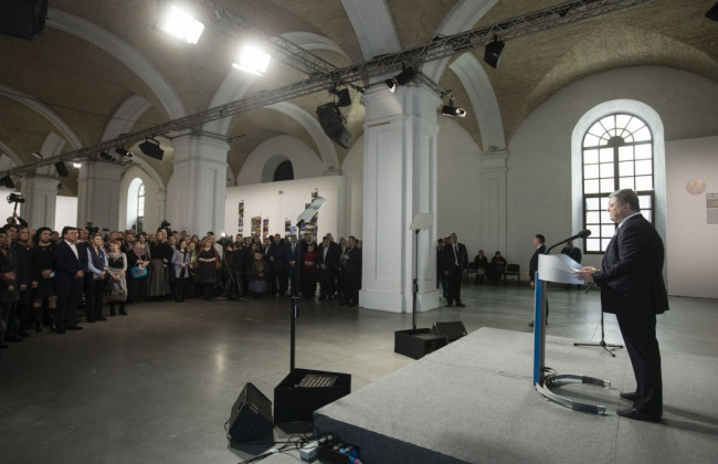 Члены семей, погибших на Майдане: Порошенко подписал документ о досрочных пенсиях