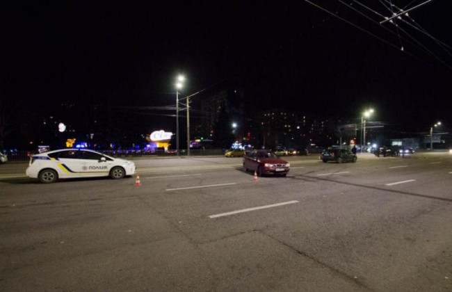 Смертельное ДТП в Киеве: водителя выбросило через лобовое стекло на дорогу