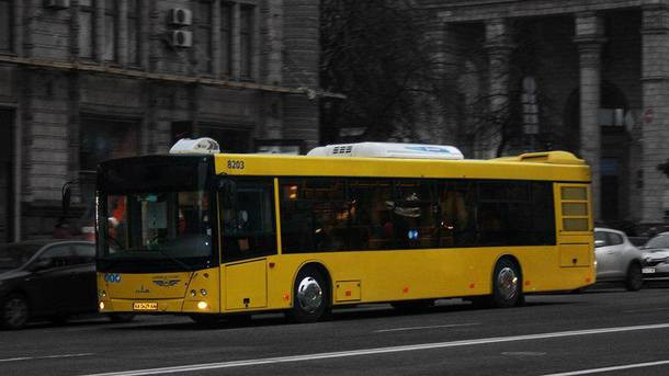 Без аптечек и огнетушителей: в Киеве устроили рейд по автобусам