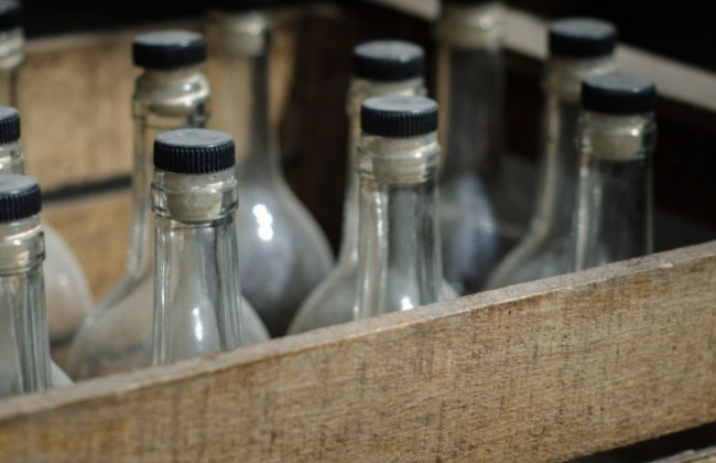 Нелегальный спиртзавод замаскировали под овечью ферму