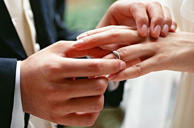 Суд дал разъяснения относительно предоставление права на брак