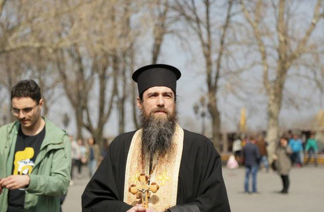 Украинцев поразил священник, который проводит богослужения через Instagram