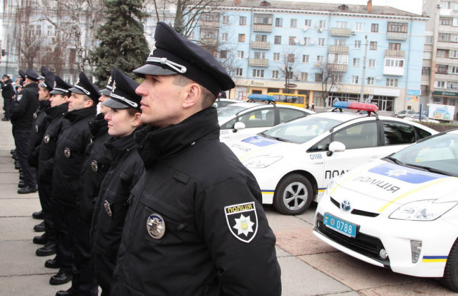 Напали неожиданно и без причин: копы отбили почку 40-летнему мужчине