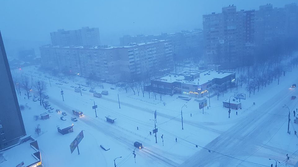 Киевляне в соцсети делятся снимками заснеженных улиц