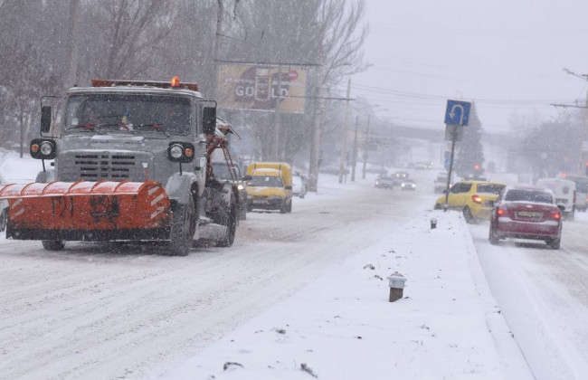 Кличко попросил привлечь к уборке снега копов и военных