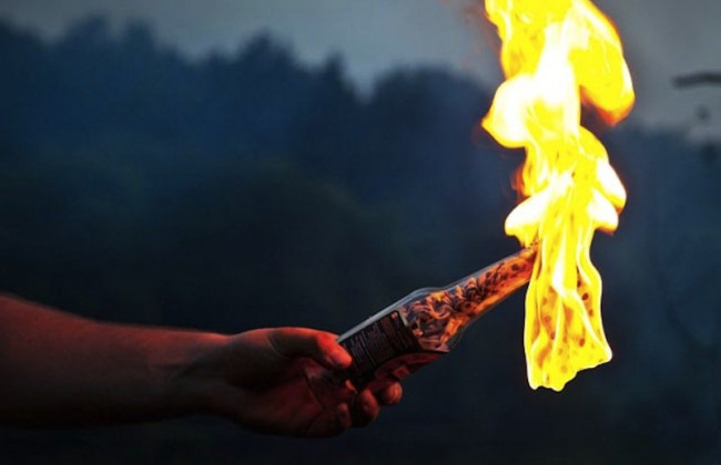 Неизвестные забросали супермаркет гранатами и «коктейлями Молотова»