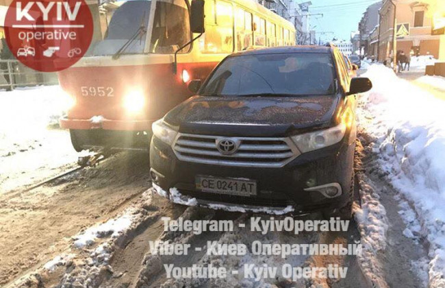 Оторвали номера: киевляне жестоко проучили очередного «героя парковки»