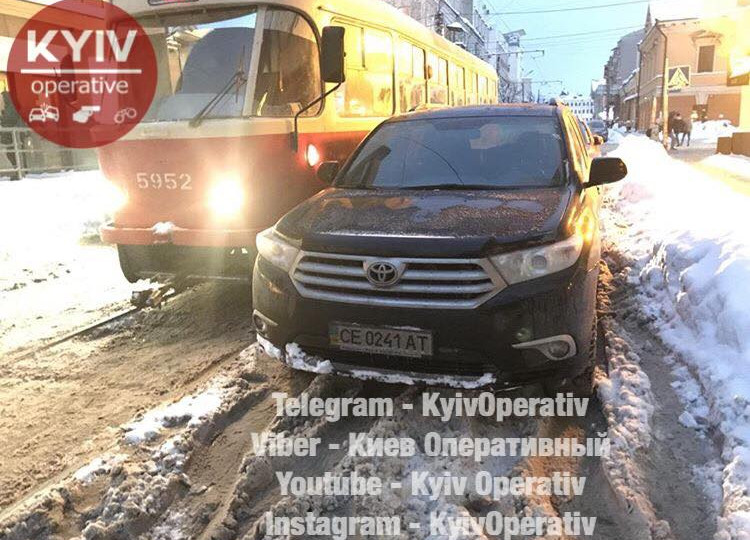 Оторвали номера: киевляне жестоко проучили очередного «героя парковки»