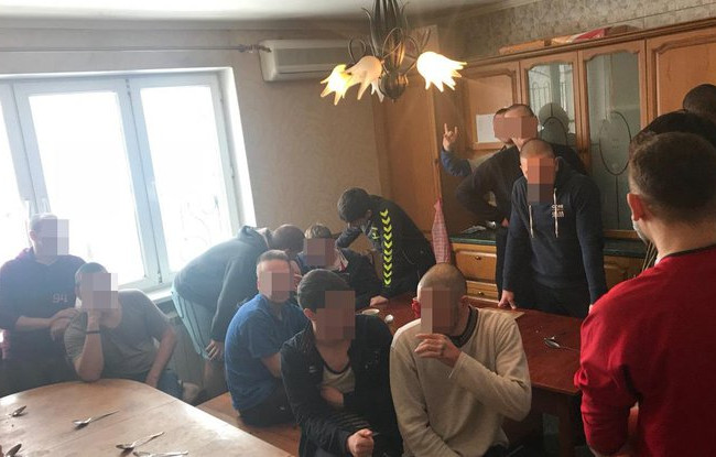 Копы раскрыли пасторов-рабовладельцев: десятки украинцев вышли на волю