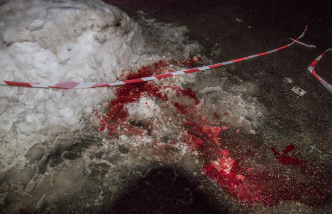 Вышел подышать и получил нож в сердце: в Киеве убили человека