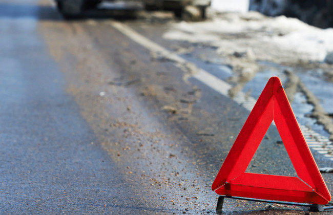 В Днепропетровской области столкнулись грузовик и легковушка, есть погибшие