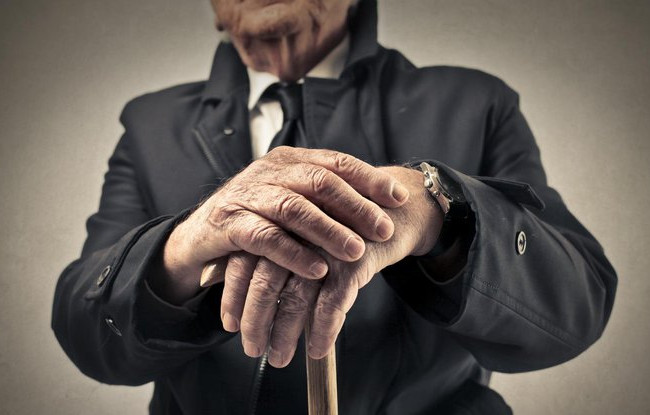 Пенсионеры массово получают «письма счастья»