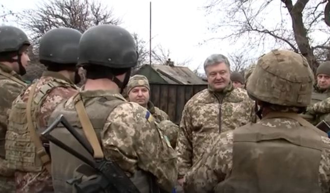 Порошенко сообщил о завершении АТО
