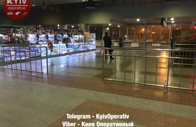 Проникающее ранение в лицо: в Киеве ударили ножом мужчину