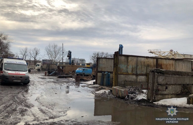 «Выбросила как хлам»: полиция разыскивает женщину, выкинувшую новорожденного в мусорник