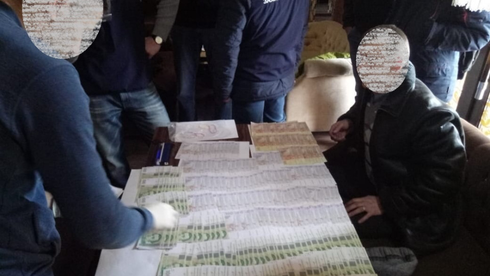Силовики задержали сельского главу в Черкасской области, опубликованы фото