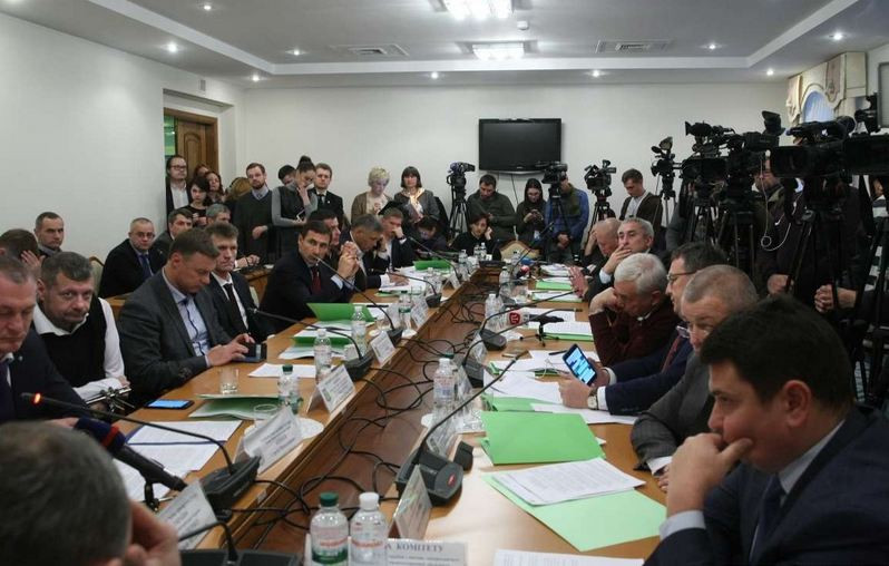 Верховная Рада рассмотрит новый законопроект, отменяющий «поправку Лозового»
