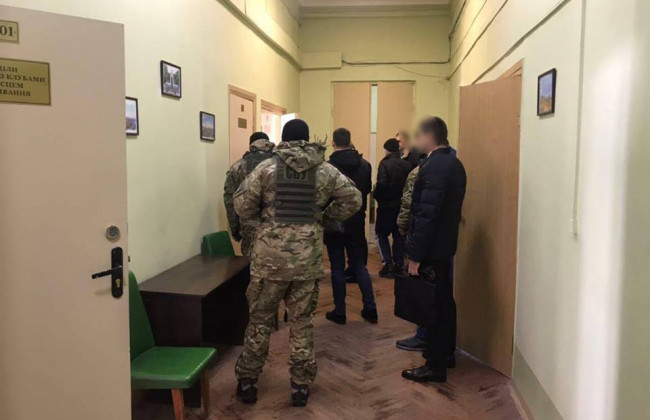 В Харьковский горсовет наведались с обысками, появились фото