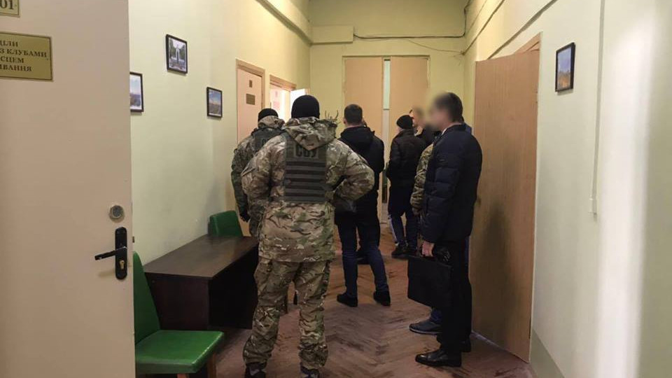 В Харьковский горсовет наведались с обысками, появились фото