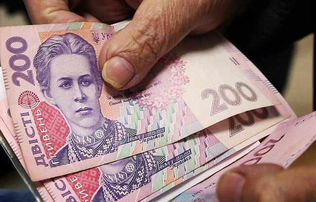 Стало известно, кому поднимут пенсии с 1 апреля