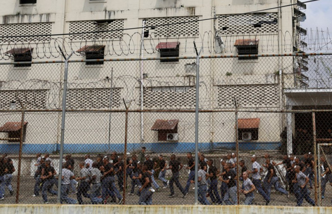 Побег из тюрьмы: в Венесуэле сбежало много заключенных