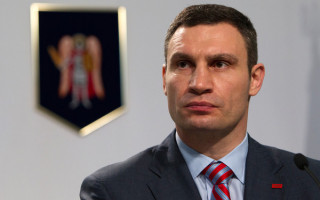 Квартира, дом и участок под Киевом: мэр Кличко показал свои доходы