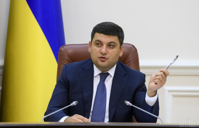 Глава Кабмин подал э-декларацию: заработок увеличился на 1,3 млн грн