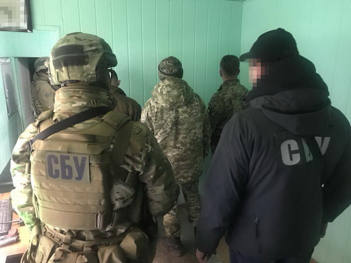 Силовики задержали чиновников таможни и Госпогранслужбы