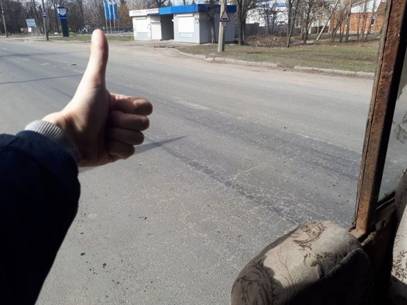 Разваливается на части: в Кропивницком в маршрутке на ходу выпало окно