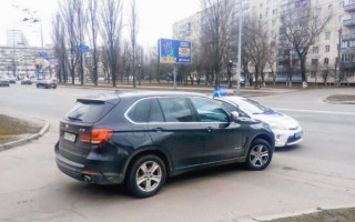 Голливудская погоня в Киеве: водитель на BMW X5 убегал от полицейских