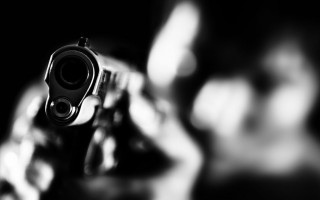 В Киеве средь бела дня устроили стрельбу и избили иностранца