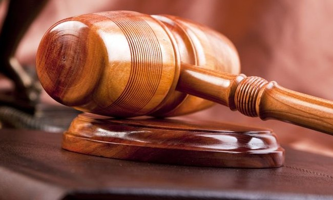 Сломанные двери и угрозы:  в Одессе активисты пытались заблокировать работу суда