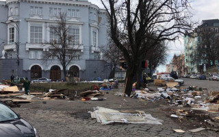 На Андреевском спуске в Киеве снесли ряд МАФов