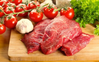 Почему женщинам не стоит употреблять красное мясо: онкологи объяснили