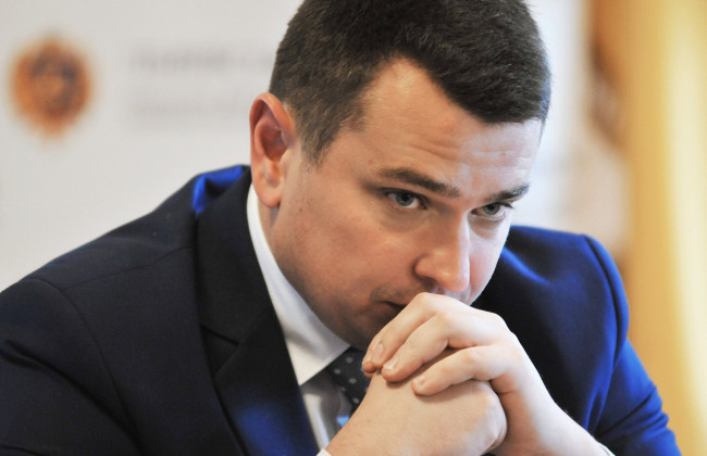 Украинцы поражены «скромной» зарплатой Сытника