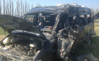 В Крыму маршрутка столкнулась с поездом, есть погибшие