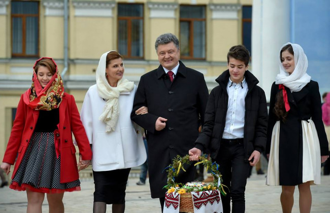 Президент Порошенко поздравил украинцев с Пасхой