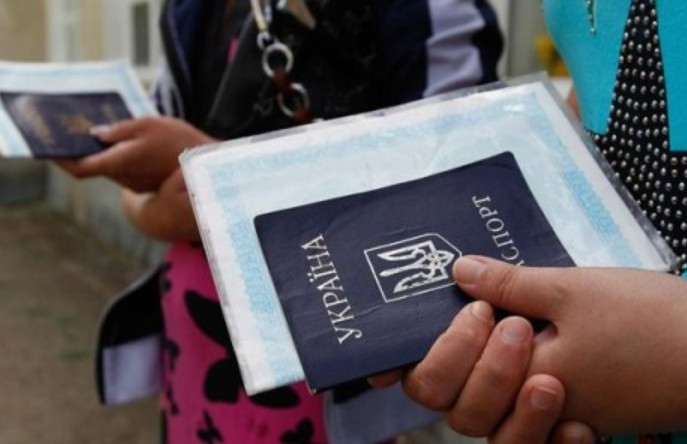 Справки о беременности, больничные и удостоверения льготников: Украину заполонили фальшивые документы