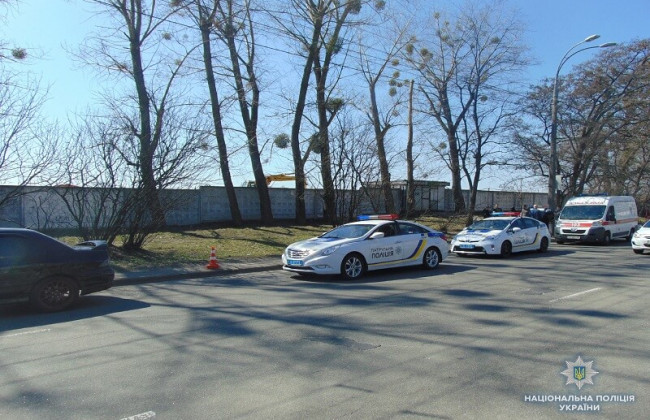 В Киеве мужчина напал на правоохранителя