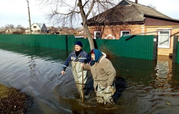 Украинцам угрожает «большая вода»: пять областей в опасности