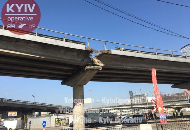 В КГГА рассказали, что же все-таки происходит с мостом на Выдубичах