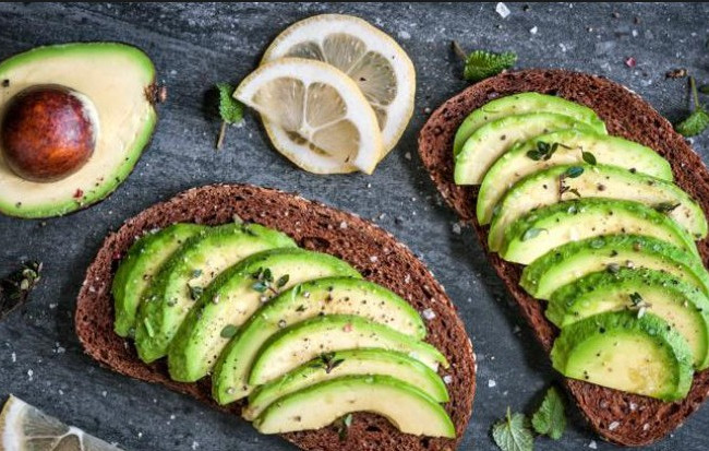 Этот фрукт эффективно замедляет старение