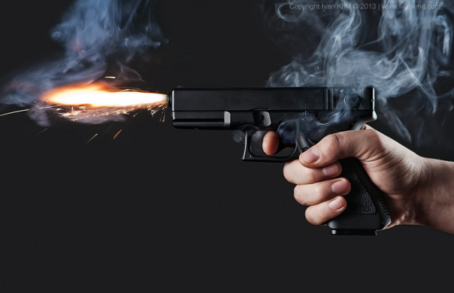 «Подстрелил» на глазах у детей: полиция расследует обстоятельства травмирования правоохранителя