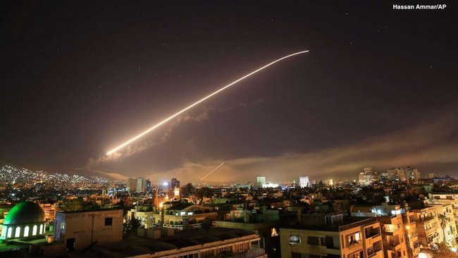 США, вместе с коалицией начали обстрелы в Сирии