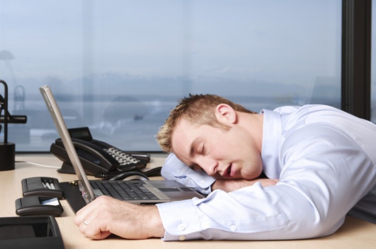 Медики назвали причины утренней усталости