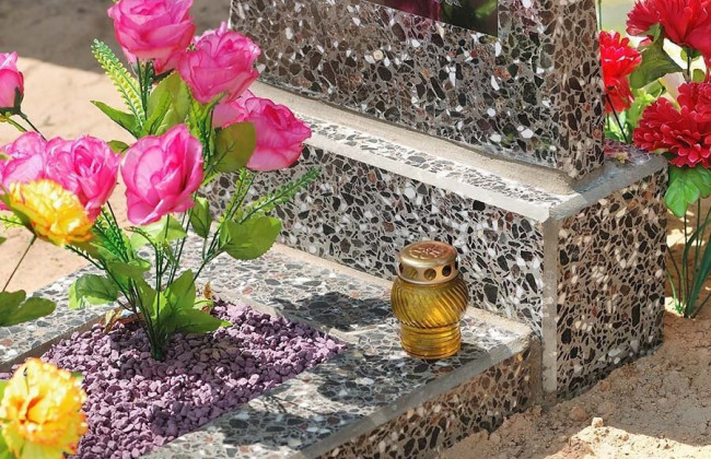 Поминальные дни: что нельзя нести на кладбище